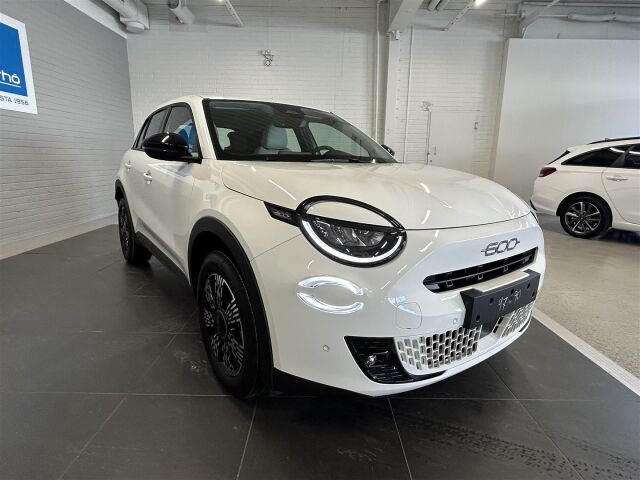 Fiat 600 2026 Hybrid 145 Automaatti Icon