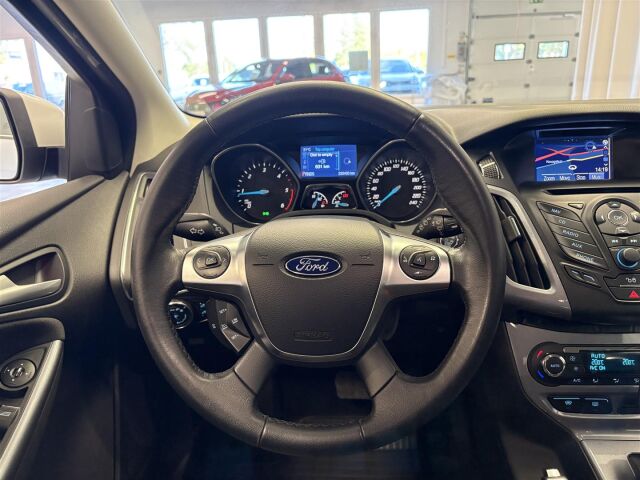 FORD Focus 2014 2,0 TDCi 115 hv PowerShift Titanium A6 5-ovinen / Navi / Tutka /