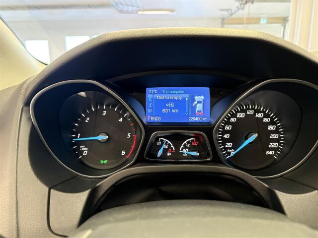 FORD Focus 2014 2,0 TDCi 115 hv PowerShift Titanium A6 5-ovinen / Navi / Tutka /