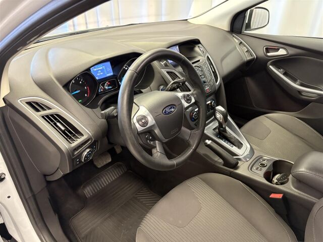 FORD Focus 2014 2,0 TDCi 115 hv PowerShift Titanium A6 5-ovinen / Navi / Tutka /