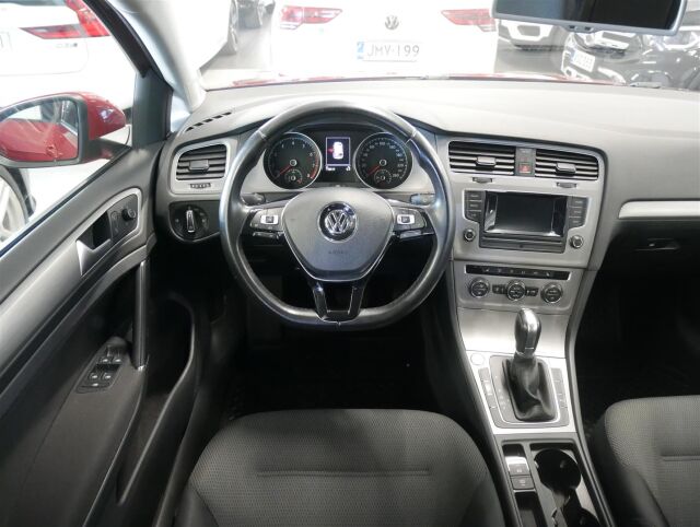 VOLKSWAGEN Golf 2015 Comfortline 1,2 TSI 81 kW (110 hv) DSG-automaatti