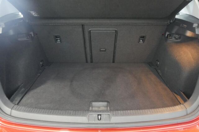 VOLKSWAGEN Golf 2015 Comfortline 1,2 TSI 81 kW (110 hv) DSG-automaatti