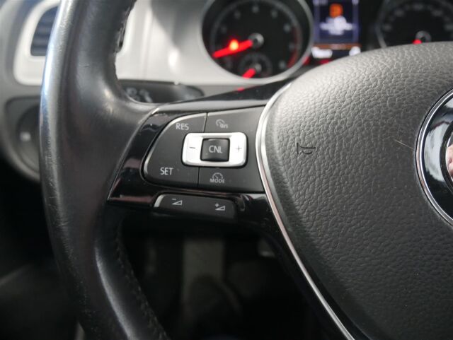 VOLKSWAGEN Golf 2015 Comfortline 1,2 TSI 81 kW (110 hv) DSG-automaatti