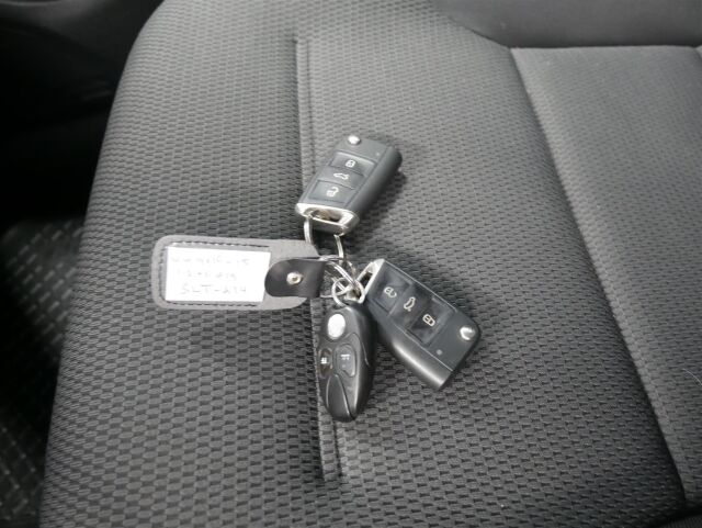 VOLKSWAGEN Golf 2015 Comfortline 1,2 TSI 81 kW (110 hv) DSG-automaatti