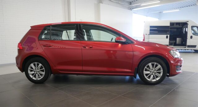VOLKSWAGEN Golf 2015 Comfortline 1,2 TSI 81 kW (110 hv) DSG-automaatti