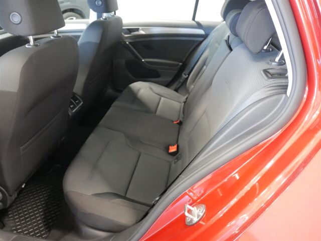 VOLKSWAGEN Golf 2015 Comfortline 1,2 TSI 81 kW (110 hv) DSG-automaatti