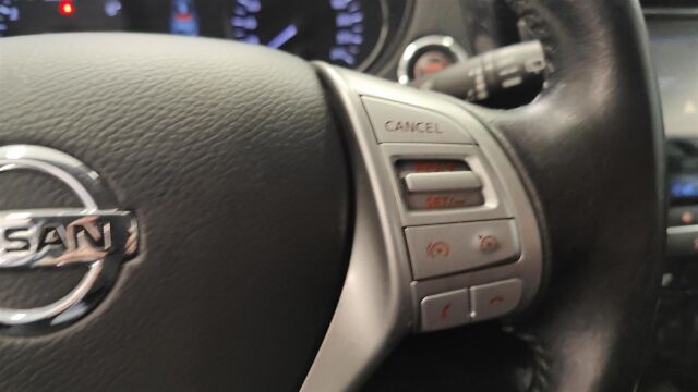 NISSAN Qashqai 2017 DIG-T 115 N-Connecta 2WD Xtronic * Vetokoukku / Moottorinlämmitin / Navi / P-kamera *