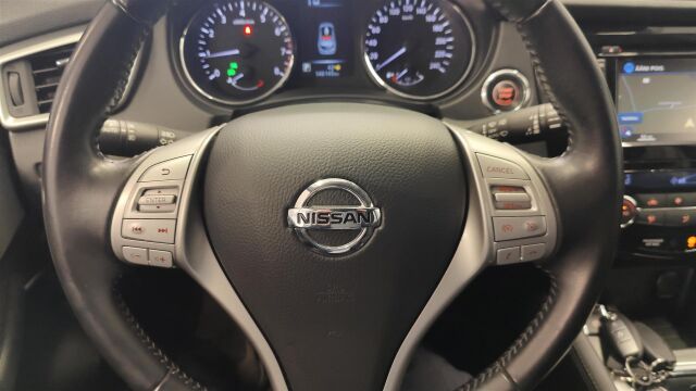 NISSAN Qashqai 2017 DIG-T 115 N-Connecta 2WD Xtronic * Vetokoukku / Moottorinlämmitin / Navi / P-kamera *