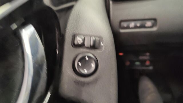 NISSAN Qashqai 2017 DIG-T 115 N-Connecta 2WD Xtronic * Vetokoukku / Moottorinlämmitin / Navi / P-kamera *