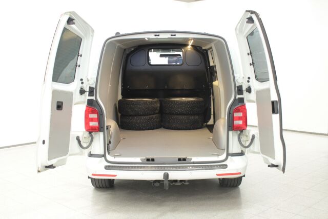VOLKSWAGEN Transporter 2017 umpipakettiauto Pitkä 2,0 TDI 150kW 4Motion DSG (4M16)