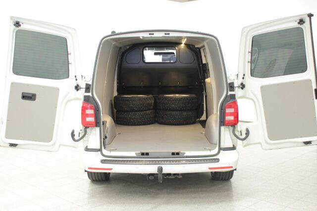 VOLKSWAGEN Transporter 2017 umpipakettiauto Pitkä 2,0 TDI 150kW 4Motion DSG (4M16)