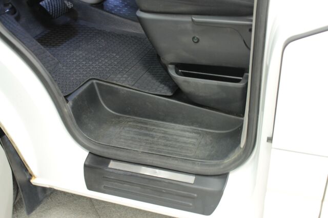 VOLKSWAGEN Transporter 2017 umpipakettiauto Pitkä 2,0 TDI 150kW 4Motion DSG (4M16)