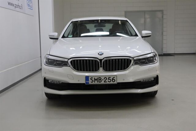 BMW 520 2017 G30 Sedan 520d A xDrive Business Comfort