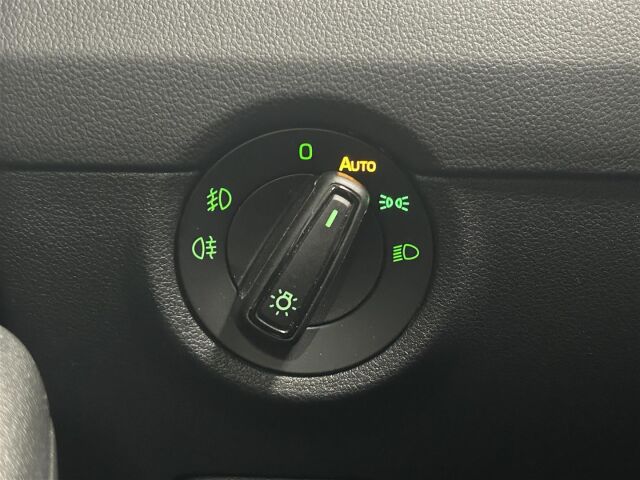 SKODA Octavia 2017 Combi 1,4 TSI Style DSG Autom. / ACC / Kauko-Webasto / Kessy / Panoraama / Koukku