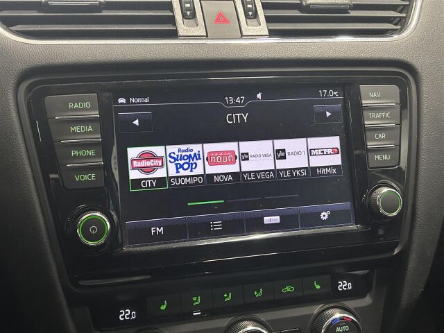 SKODA Octavia 2017 Combi 1,4 TSI Style DSG Autom. / ACC / Kauko-Webasto / Kessy / Panoraama / Koukku