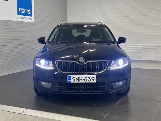 SKODA Octavia 2017 Combi 1,4 TSI Style DSG Autom. / ACC / Kauko-Webasto / Kessy / Panoraama / Koukku