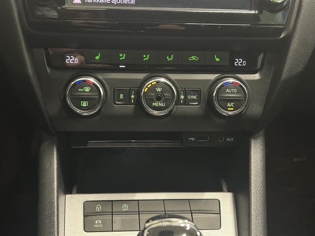 SKODA Octavia 2017 Combi 1,4 TSI Style DSG Autom. / ACC / Kauko-Webasto / Kessy / Panoraama / Koukku