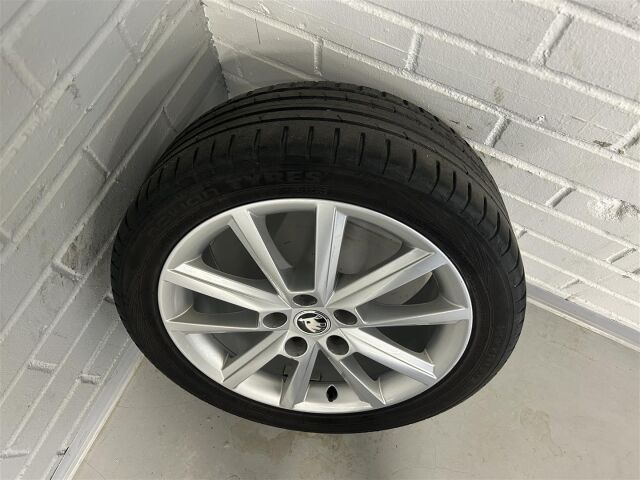 SKODA Octavia 2017 Combi 1,4 TSI Style DSG Autom. / ACC / Kauko-Webasto / Kessy / Panoraama / Koukku