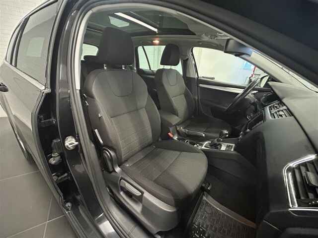 SKODA Octavia 2017 Combi 1,4 TSI Style DSG Autom. / ACC / Kauko-Webasto / Kessy / Panoraama / Koukku