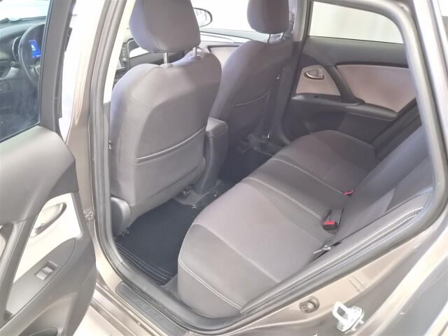 TOYOTA Avensis 2017 1,8 Valvematic Active Edition Touring Sports Multidrive S