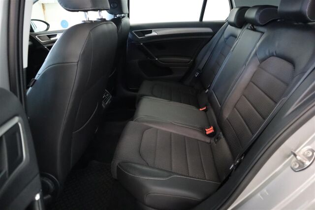 VOLKSWAGEN Golf 2016 Comfortline 1,2 TSI 81 kW (110 hv)
