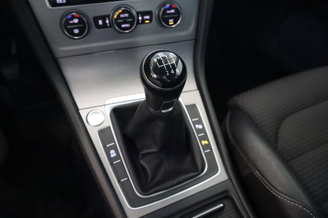 VOLKSWAGEN Golf 2016 Comfortline 1,2 TSI 81 kW (110 hv)