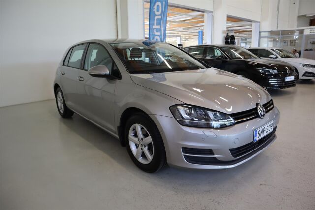 VOLKSWAGEN Golf 2016 Comfortline 1,2 TSI 81 kW (110 hv)