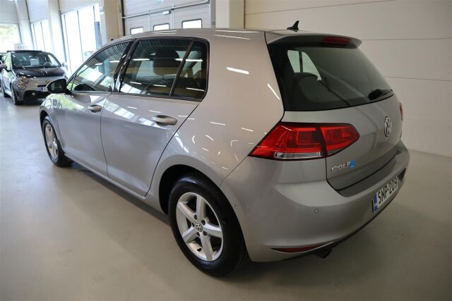 VOLKSWAGEN Golf 2016 Comfortline 1,2 TSI 81 kW (110 hv)