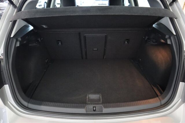 VOLKSWAGEN Golf 2016 Comfortline 1,2 TSI 81 kW (110 hv)