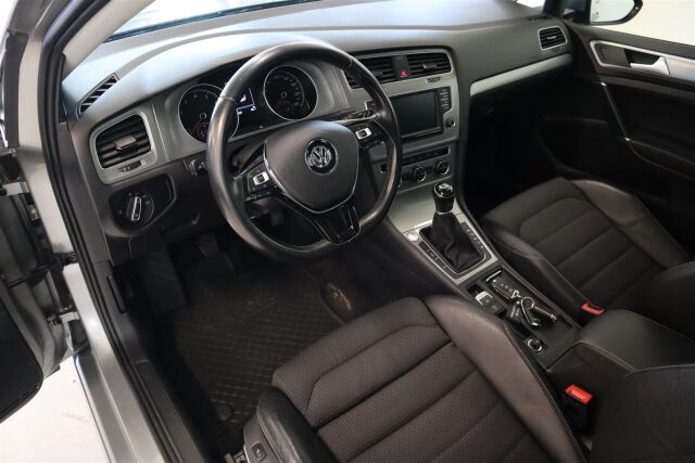 VOLKSWAGEN Golf 2016 Comfortline 1,2 TSI 81 kW (110 hv)