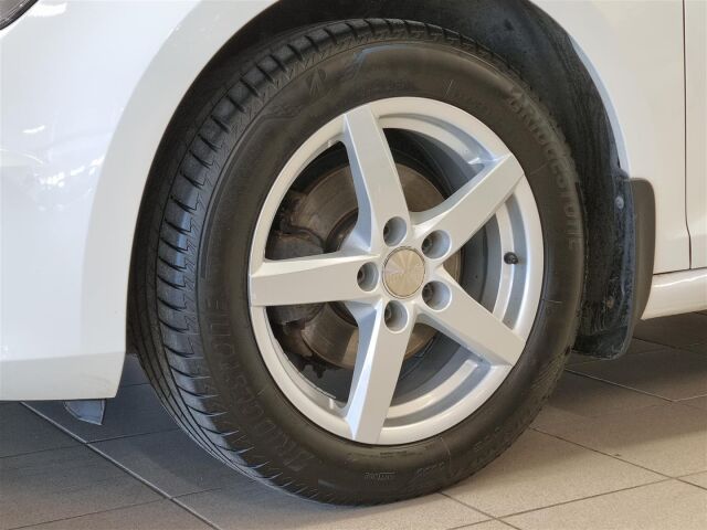 VOLKSWAGEN Golf 2016 Variant Luxline 1,2 TSI 63 kW (85 hv) / Lohkolämmitin / Vetokoukku