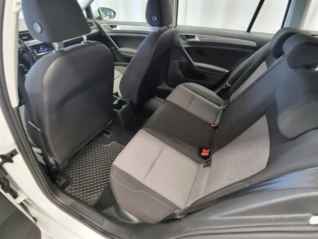 VOLKSWAGEN Golf 2016 Variant Luxline 1,2 TSI 63 kW (85 hv) / Lohkolämmitin / Vetokoukku