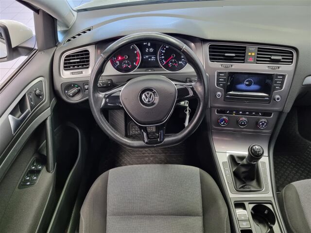 VOLKSWAGEN Golf 2016 Variant Luxline 1,2 TSI 63 kW (85 hv) / Lohkolämmitin / Vetokoukku
