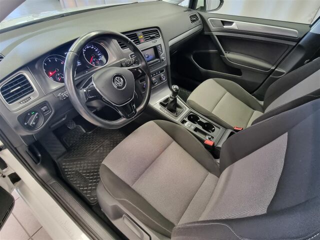 VOLKSWAGEN Golf 2016 Variant Luxline 1,2 TSI 63 kW (85 hv) / Lohkolämmitin / Vetokoukku