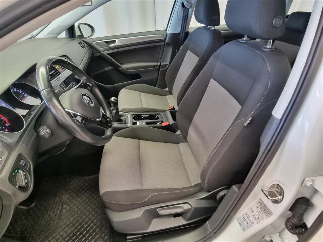 VOLKSWAGEN Golf 2016 Variant Luxline 1,2 TSI 63 kW (85 hv) / Lohkolämmitin / Vetokoukku