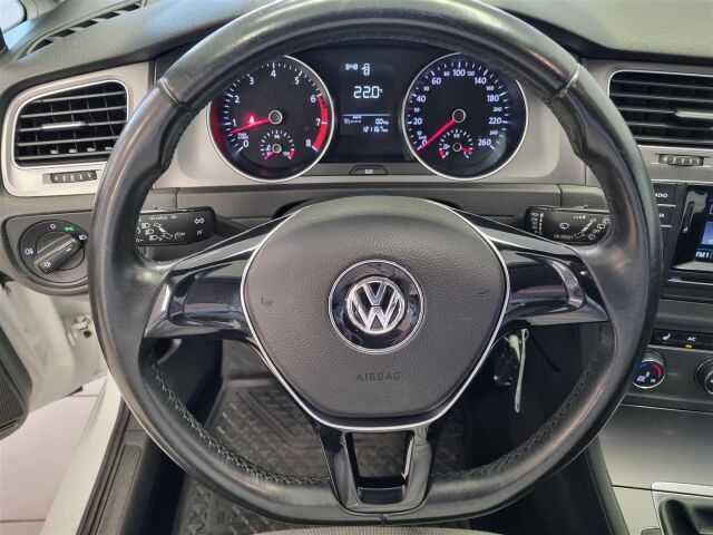 VOLKSWAGEN Golf 2016 Variant Luxline 1,2 TSI 63 kW (85 hv) / Lohkolämmitin / Vetokoukku