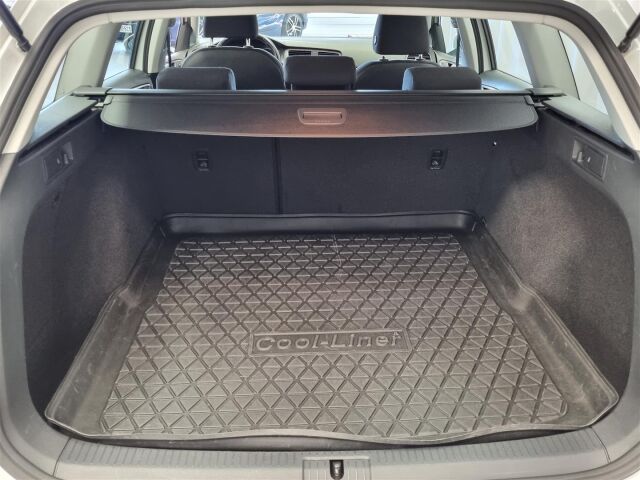 VOLKSWAGEN Golf 2016 Variant Luxline 1,2 TSI 63 kW (85 hv) / Lohkolämmitin / Vetokoukku