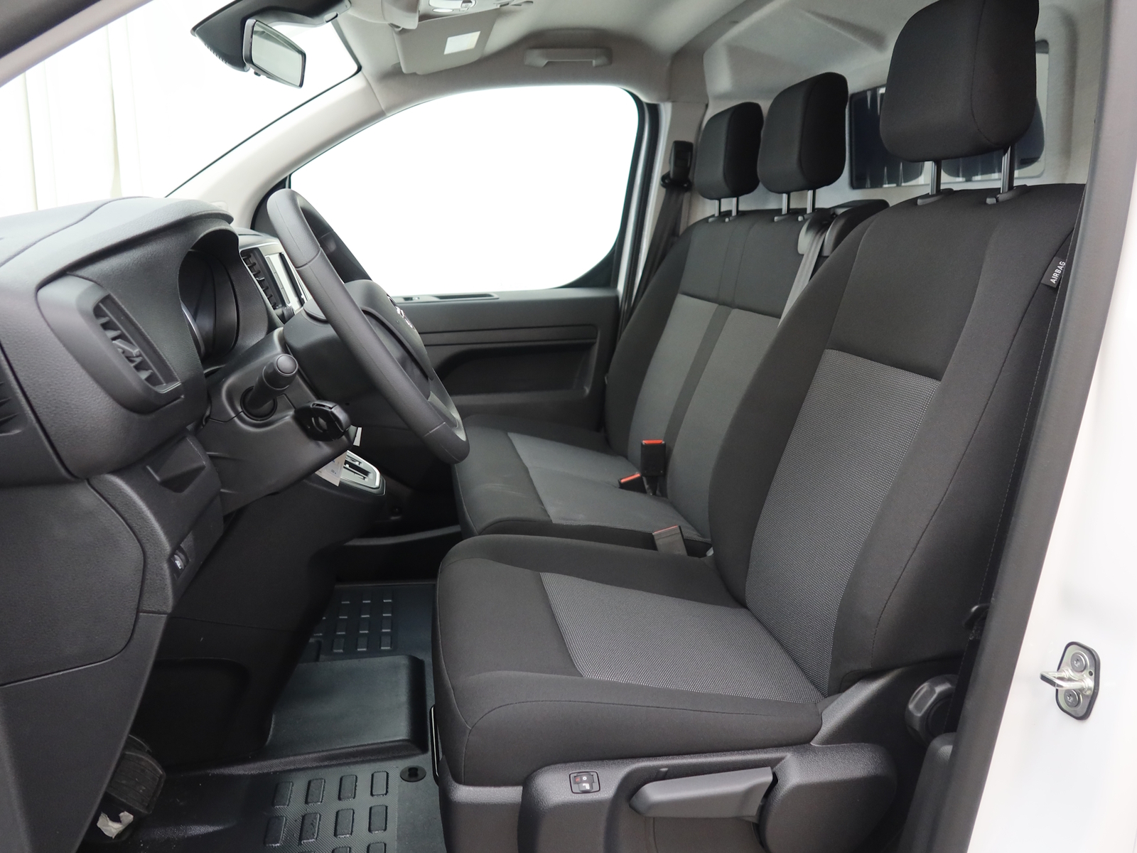 Opel Vivaro-e 2023, kuva 6/7