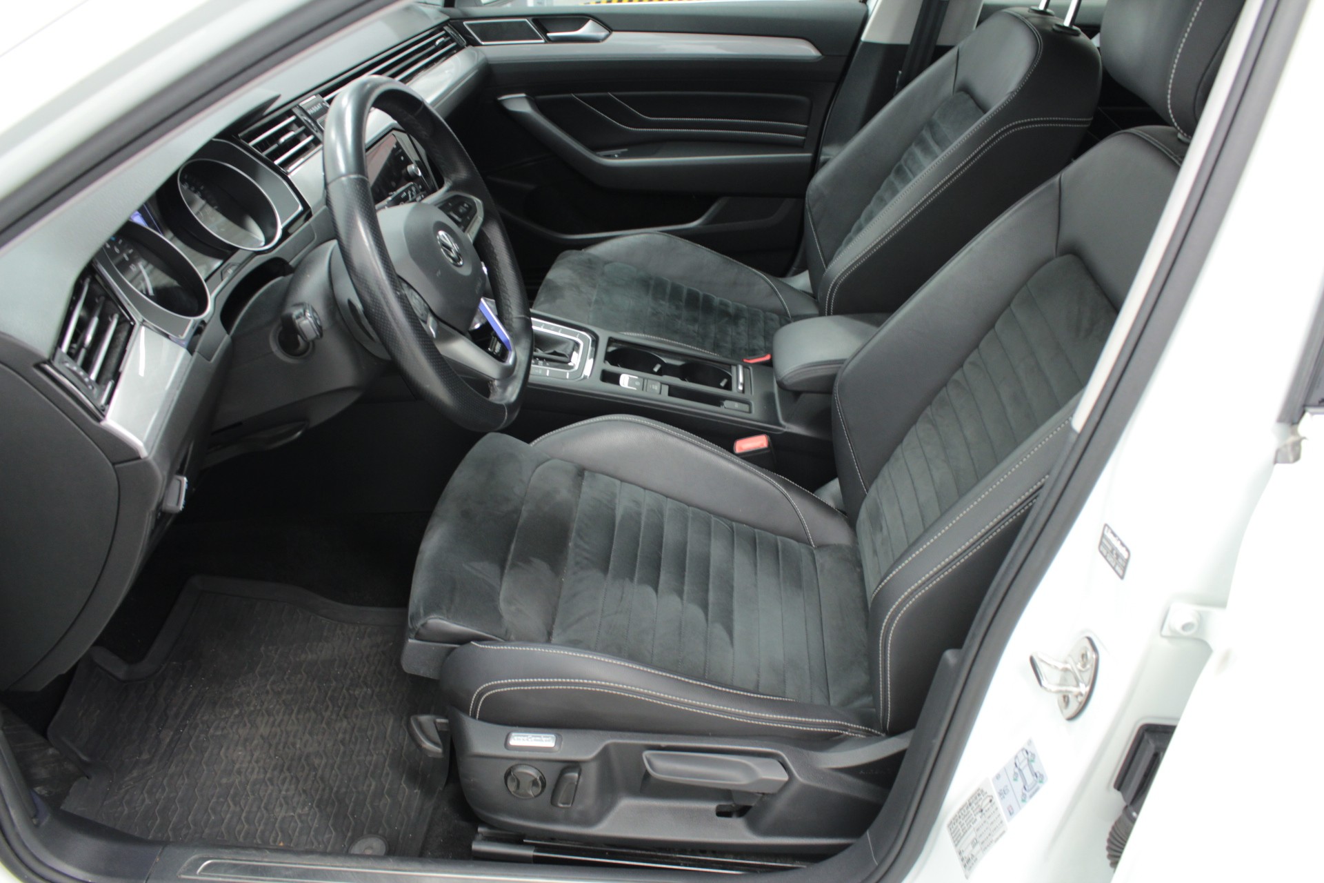 Volkswagen Passat 2020, kuva 5/26