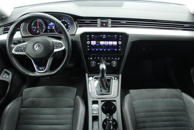 VOLKSWAGEN Passat 2020 Variant GTE Plug-In Hybrid 160 kW DSG-automaatti