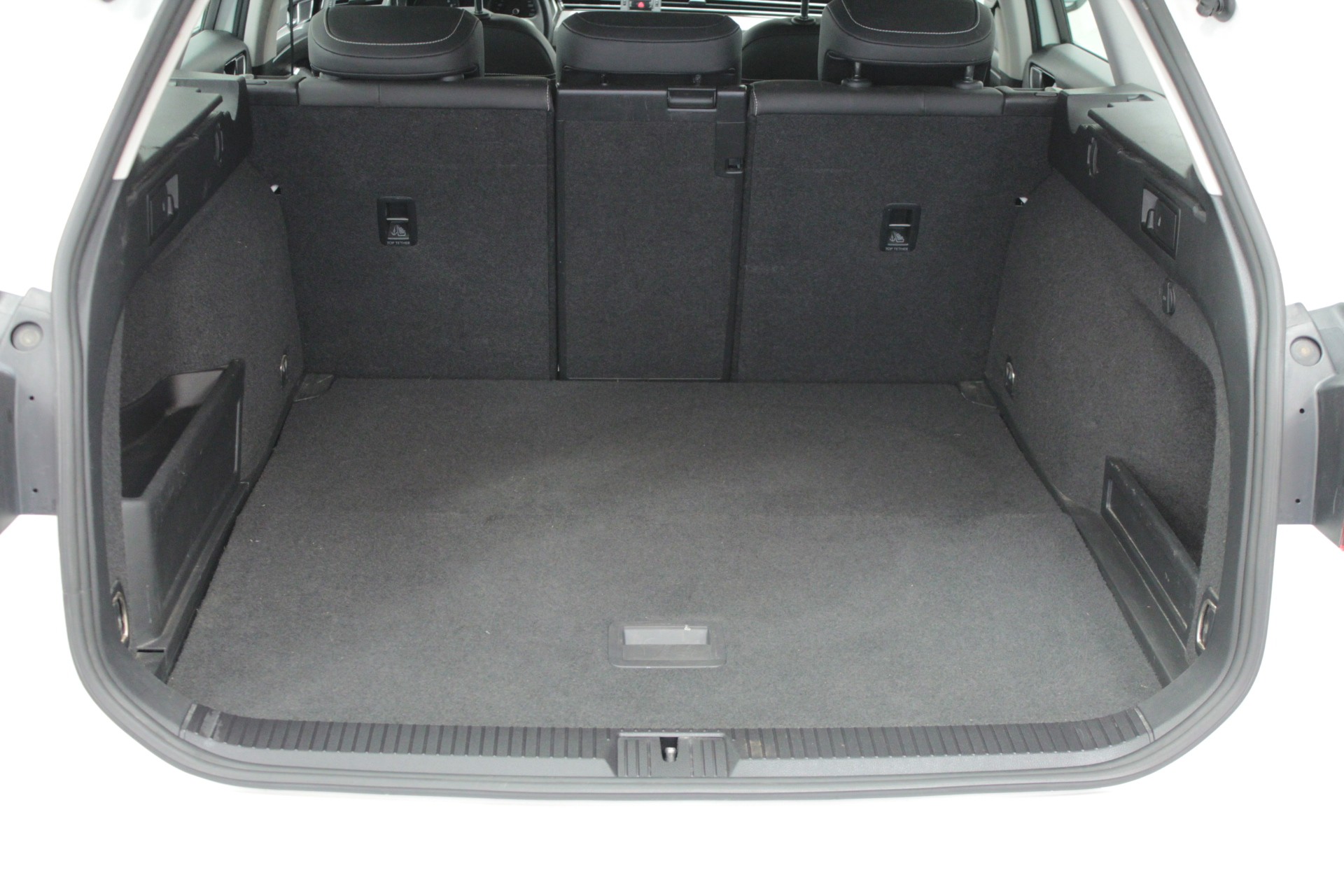 Volkswagen Passat 2020, kuva 7/26