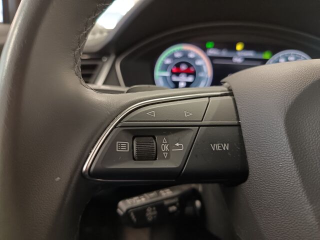 AUDI Q5 2023 Progress Plus 50 TFSI e 220 kW quattro S tronic**MAKIA KO KARAMELLI**