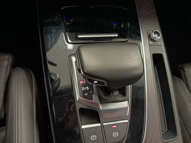 AUDI Q5 2023 Progress Plus 50 TFSI e 220 kW quattro S tronic**MAKIA KO KARAMELLI**