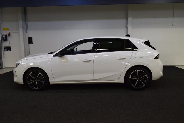 Opel Astra 2023 5-ov Innovation Plus 180 A PHEV* ESITTELYAUTO ,SIS 2X RENKAAT*