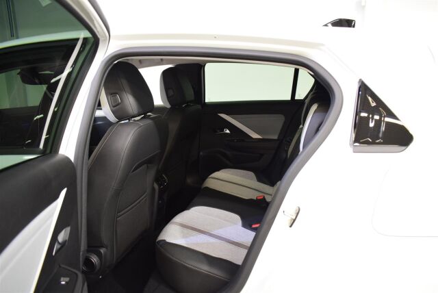 Opel Astra 2023 5-ov Innovation Plus 180 A PHEV* ESITTELYAUTO ,SIS 2X RENKAAT*