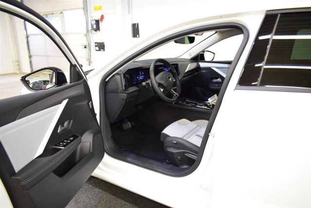 Opel Astra 2023 5-ov Innovation Plus 180 A PHEV* ESITTELYAUTO ,SIS 2X RENKAAT*