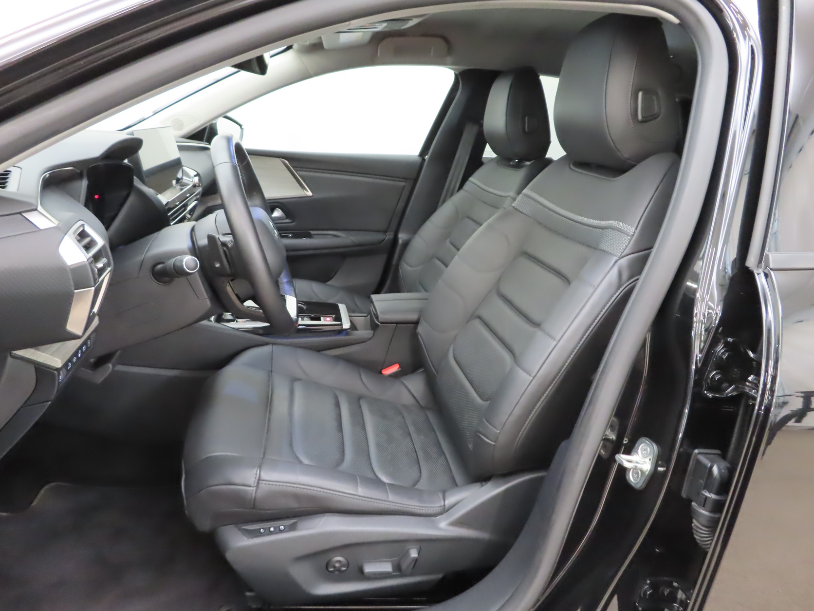 Citroen C5 X 2023, photo 6/11