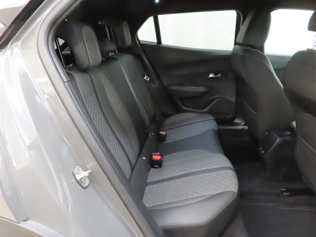 Peugeot 2008 2023 Allure Launch Edition PureTech 130 EAT8-automaatti
