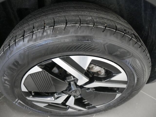 PEUGEOT 2008 2023 Allure Launch Edition PureTech 130 EAT8-aut / Takuu! / 1-om, merkkihuollettu