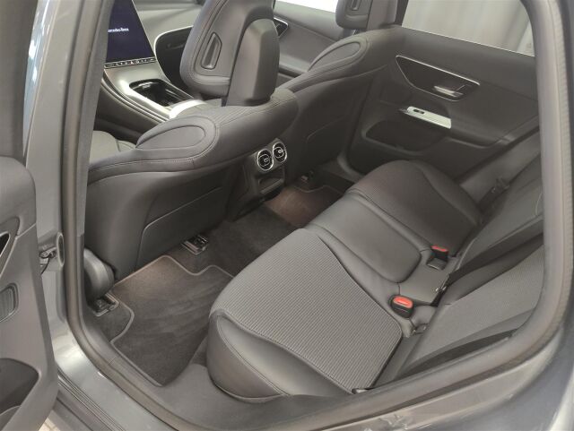 MERCEDES-BENZ GLC 2023 300 e 4MATIC A